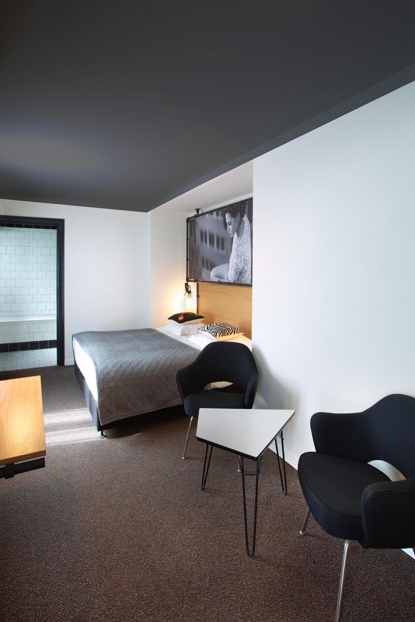 Zoom Hotel 4*